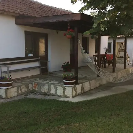 Guest House Kostadinovi Bŭlgarevo Exterior photo